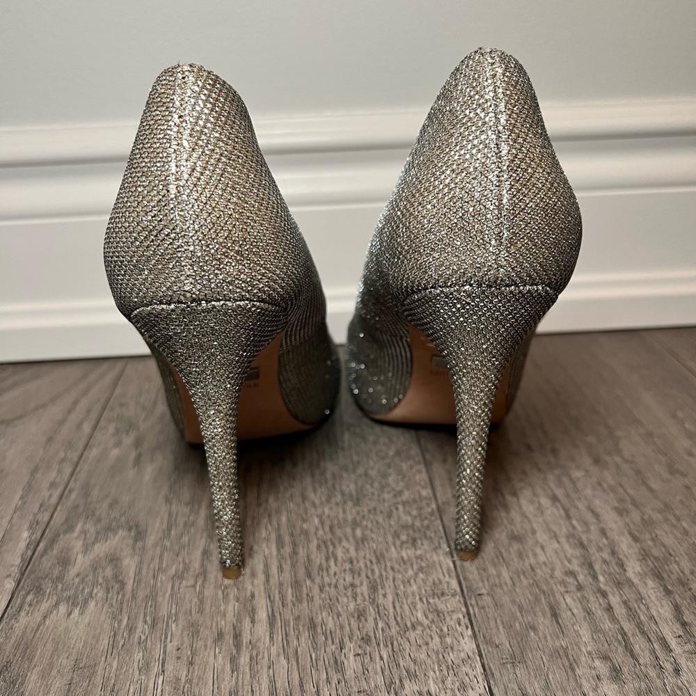 Badgley Mischka Women's Silver Peep Toe Heels - Picture 3 of 6